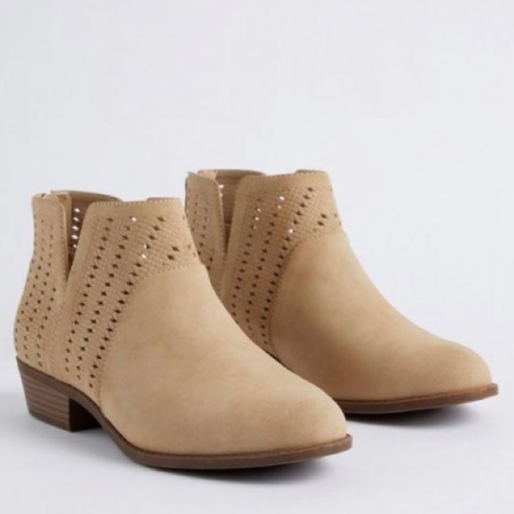 NIB Torrid Tan V-Cut Ankle Bootie size 11 WW